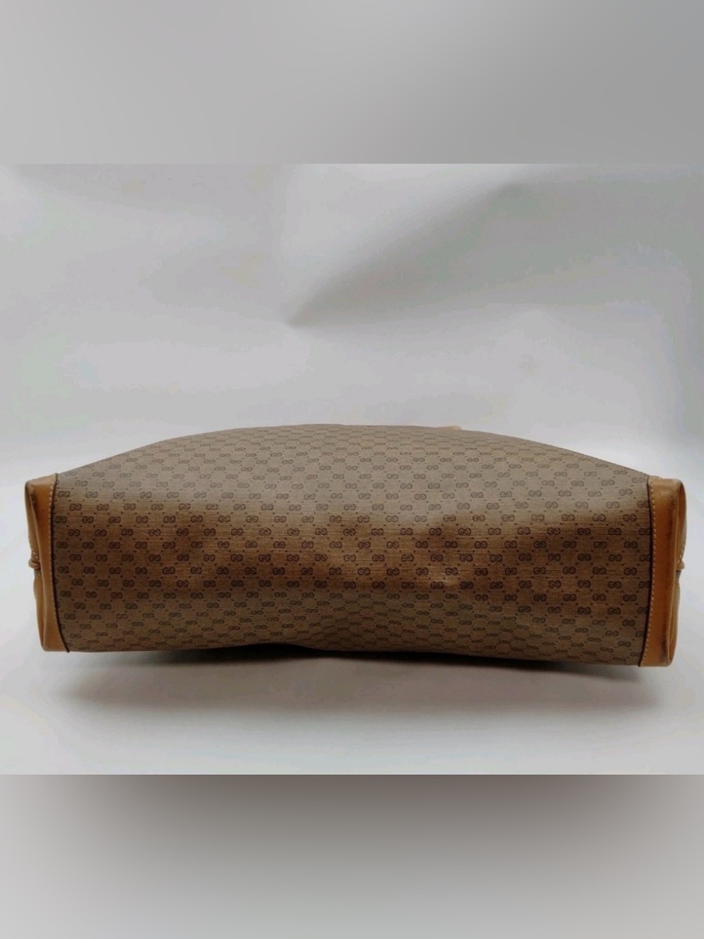 GUCCI MICROGG SUPREME
VINTAGE EUC TOTE - Picture 3 of 6